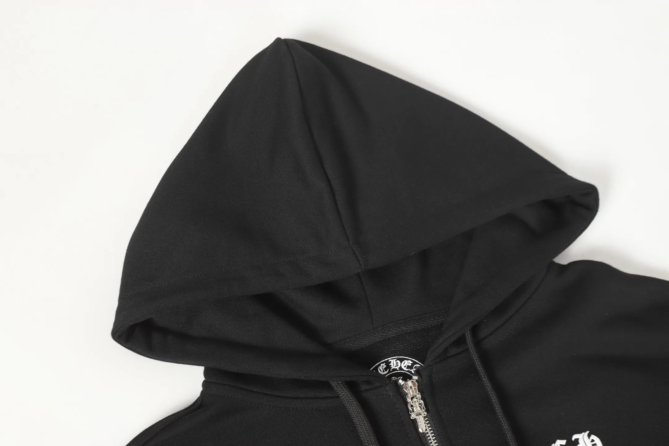 P250 cross-border model, please do not place an order if you are pursuing quality -Chrome Hearts/Chrome Hearts Sanskrit ghost print zipper sweatshirt cardigan jacket -High weight, high density and high quality. The wool is soft, delicate and skin-friendly. Soft and silky to the touch. Excellent warmth and skin-friendly properties. LXL